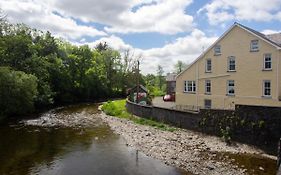 Riverbank Bed And Breakfast