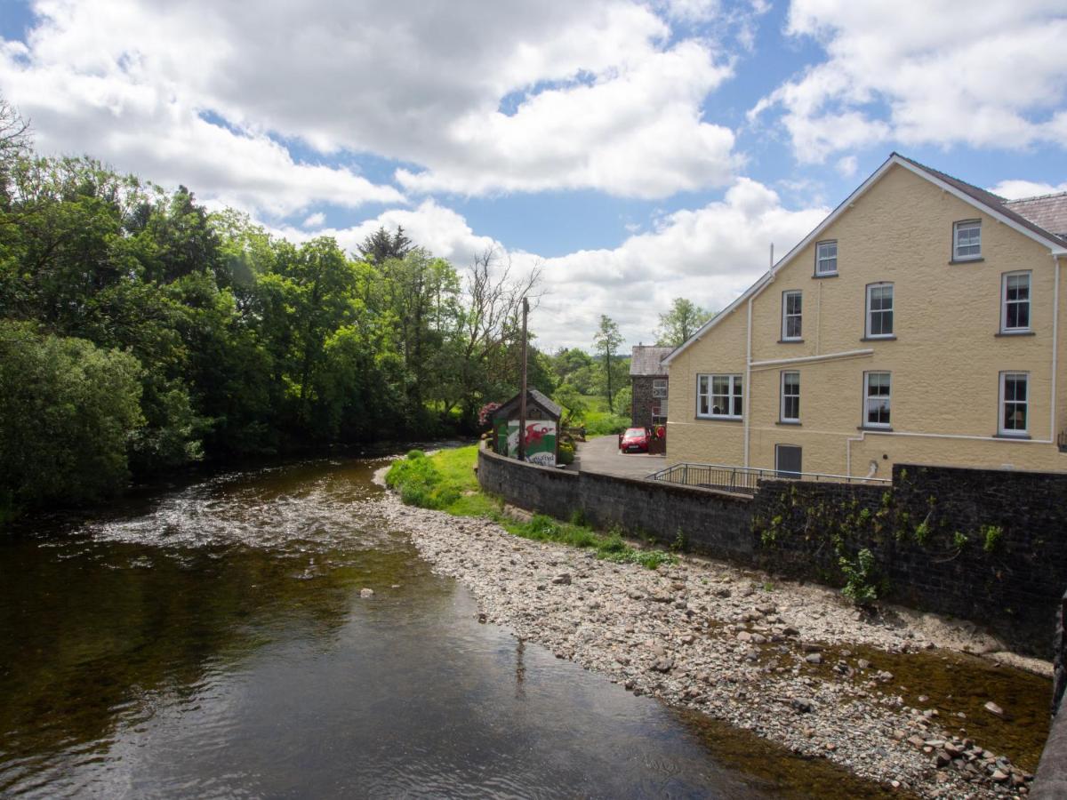 Riverbank Bed And Breakfast Llanwrtyd Wells Buitenkant foto